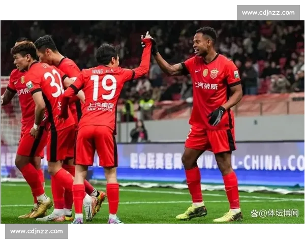 亚冠焦点战激烈上演中超劲旅迎战蔚山现代全力争胜小组出线关键一役